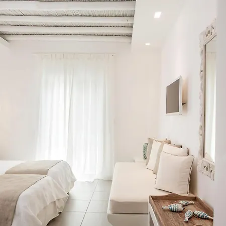 Paradise Design Aparthotel Batsi (Andros)