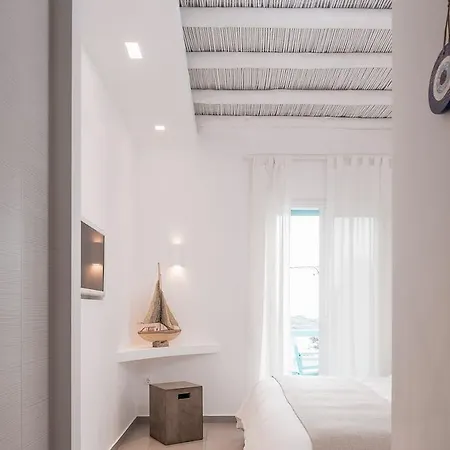 Paradise Design Aparthotel 4*